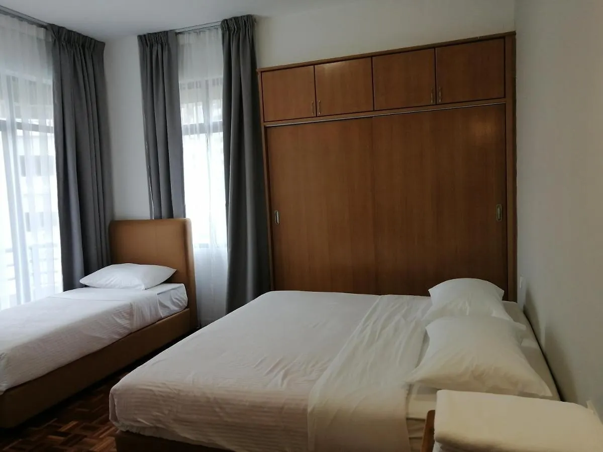 City Tropical Home I George Town Apartment
