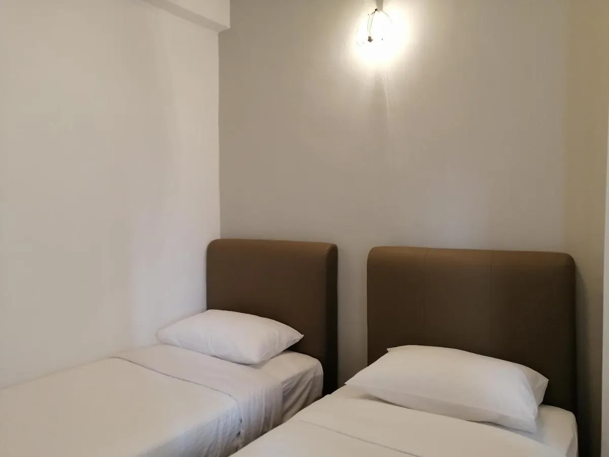 City Tropical Home I George Town Apartment